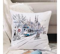 VJIZLOQB Fodera per Cuscino Decorativa Copricuscini,Federe Cuscini Divano, Decorazioni di Natale per Casa, Giardino,Vista della città da una tipica strada di Amsterdam con ciclisti e tram, Ol,40x40cm