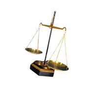 Vynetra Scultura anticata dell'equilibrio dell'ornamento della giustizia del metallo unico del metallo per migliorare il soggiorno e gli spazi di lavoro Ambienti Decorazione della giustizia