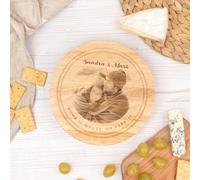 Wanapix | Tagliere per Formaggi Personalizzato con Foto e Testo | Include Set 4 Utensili in Acciaio Inox | Tagliere in Legno Inciso | 22ø cm | 100% Personalizzato