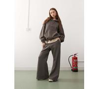 Weekday - Beata - Joggers a zampa in jersey pesante color fungo in coordinato-Marrone S