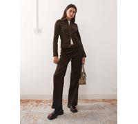 Weekday - Pantaloni dritti a vita medio alta in velluto a coste marrone scuro in coordinato 40