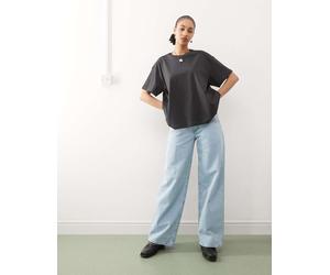 Weekday - T-shirt squadrata oversize color nero sporco XS