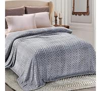Whale Flotilla Coperta Pile Con Motivo Chevron, Calda Coperta per Divano e Letto in Flanella Morbida, Accogliente e Leggera per Tutte le Stagioni, 230 x 270 cm, Grigio Argento