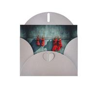 WHJSHOP Biglietto di auguri con stampa di calzini rossi su una linea di bucato, carta perlescente di alta qualità, effetto perla su entrambi i lati, busta in carta perlata con fibbia d'amore