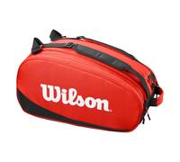 Wilson La borsa da paddle perfetta riassunta in poche parole: Tour Red Padel Bag. Questa borsa offre spazio per tutto l'essenziale e molto di più: due scomparti principali che possono contenere fino a sei racchette, una tasca interna per un computer portatile o un tablet e una tasca per gli accessori, perfetta per gli oggetti personali più piccoli. Grazie alla fodera Thermoguard che protegge uno degli scomparti principali, le racchette sono al sicuro dalle temperature estreme. Il design speciale nei classici colori Wilson porta il gioco a un nuovo livello ovunque si vada.