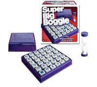 Winning Moves Super Big Boggle con griglia 6x6 e 36 cubi di lettere Games USA, il più grande gioco di Boggle di sempre, timer di sabbia da 4 minuti, per 2 o più giocatori, età 8+ (1165)