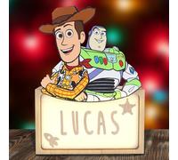 WONDEE Disney Lampada Toy Story Bambino Personalizzata Con Nome - Lampada Luce Notturna Bambini Buzz Lightyear e Woody - Regali Neonato e Regalo Battesimo Bimbo, Disney Marvel Toy Story Regali