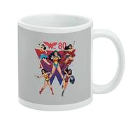 Wonder Woman 80th Through The Ages, tazza da caffè in ceramica, idea regalo per caffè, tè e bevande calde, 325 ml, colore bianco