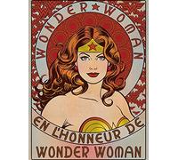 Wonder Woman en l Honneur 60 x 80 cm Stampa su Tela, Multicolore