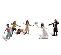 Woodland Scenics A1932 HO Wedding Bouquet Toss