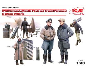 WWII German Luftwaffe Pilots & Ground Personnel Winter Uniform 5 Figure 1:48 Kit