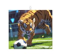 WZYWHJ Tappetino scolapiatti da cucina con cucciolo di tigre che gioca a calcio: realizzato in spugna assorbente, con cordino per appenderlo, 45,7 x 40,6 cm