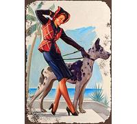 XIAOQIU Targa in metallo con scritta "Walking the Great Dane Dog Pin Up Girl" (lingua italiana non garantita), per garage, casa, cucina, bar, pub, hotel, decorazione da parete, 20,3 x 30,5 cm