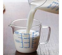 xmelug, tazza graduata da 250 ml, 500 ml, in vetro resistente al calore e adatta al microonde, per misurare latte, tè, caffè, whisky, colore bianco, S