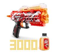 XSHOT Hyper Gel Stinger, un'arma a caricamento manuale con 1.000 pallini e un caricatore da 200 colpi. Include occhiali protettivi. Età: dai 14 anni in su. Prodotto da ZURU.
