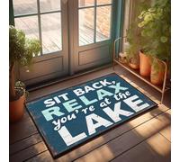 XYBH Zerbino con scritta "Knock Before Entering Door Sign Sit Back, Relax, You'Re At The Lake". Zerbino invernale di benvenuto decorativo per camper (65 x 90 cm)
