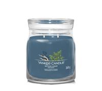 Yankee Candle Candela profumata di marca | Bayside Cedar Medium Jar Candle con doppio stoppino | Candela di cera di soia lunga combustione | Regalo perfetto per le donne