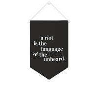 Yelolyio Bandiera da parete in tela con citazione ispiratrice "A Riot Is The Language of The Unheard", decorazione da parete per casa e ufficio, 25 x 38 cm, idea regalo per l'inaugurazione della casa
