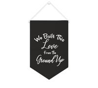 Yelolyio Bandiera da parete in tela con citazione ispiratrice We Built This Love From The Ground Up Wall Art Hanging Banner Home Office Decor 25 x 38 cm tela banner regali di inaugurazione della casa