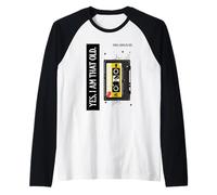 Yes I Am That Old Analogico Kid degli Anni '80 (Grafica a Cassetta) Maglia con Maniche Raglan