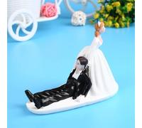 YFeiQi Decorazione romantica per torta di nozze, decorazione per la sposa e lo sposo in resina sintetica utilizzata per torte nuziali, regalo di San Valentino, decorazione per la casa (D)