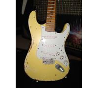YNGWIE MALMSTEEN - "Play Loud" Fender Strat Replica In Scala 1:4 ~Axe Heaven