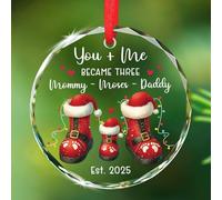 You & Me Became Three Glass Christmas Ornament 2025, ornamento personalizzato per la prima volta per i genitori, regalo per la nuova mamma papà, primo Natale come famiglia di 3 ricordi in vetro, nomi