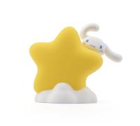 YuMe Toys Luce da comodino serie Star Light, Cinnamoroll Star Light, adorabile Cinnamoroll che sbircia da dietro una stella d'oro, 9 cm LED luce notturna per bambini (dai 3 anni in su) Bandai