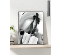 YUSUZHU Decorazione murale con cocktail in bianco e nero, donne che bevono e leggono nella vasca da bagno, poster con carrello bar, arte murale su tela (80x120 cm/cornice interna)