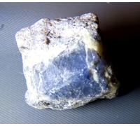 Zaffiro naturale grezzo circondato da punti di pirite, non trattato 22 gr RARO