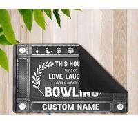 zerbino ingresso casa Questo è un divertente regalo personalizzato per gli amanti del bowling, con scritta House Runs On Bowling