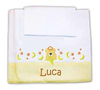 Zigozago - Set 3 pz Lenzuola in Piquet di cotone con Ricamo Orso e Stelle | Colore Azzurro, Rosa e Giallo | Federa, Lenzuolo e Coprimaterasso con Elastico | Misure 90x75 cm e 145x110 cm | Fatto a Mano