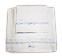 Zigozago - Set 3 pz Lenzuola in Piquet per culla con bordo bianco e pizzo sangallo con nastro di raso Azzurro | Misure 90x75 cm | Fatto a Mano personalizzabile con nome del bambino