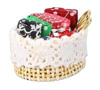 ZJchao 1:12 Kit di Cucito in Miniatura delle Bambole con Forbici, Tessuti, Cesto in Legno e bambù per Decorazioni per la Casa delle Bambole, Angolo di Cucito in Miniatura Realistica, Accessorio per
