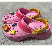 Zoccolo Crocs Super Mario Princess Peach Classic Platform rosa 7 Jibbitz...