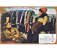 Zuhhgii Poster retrò classico del film T.R.BASKIN Original Lobby Card 2 Candice Bergen Peter Boyle Vintage Metal Tin Sign Old TV Film Poster Regalo Karaoke Bar Pub Club Piatti decorativi da parete Man