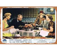 Zuhhgii Targa in metallo retrò "The Man Who Knew too much" con scritta in lingua inglese "Front of House Movie Still 4" e James Stewart, poster in metallo per TV bar, decorazione da parete, 20,3 x